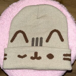 Pusheen skully hat